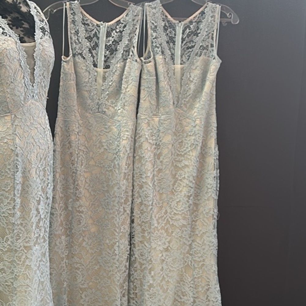 Very feminine dress,
